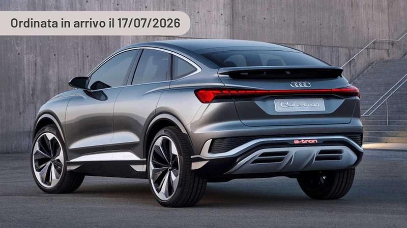 Usata Audi Q4 e-tron S-Line 77 kW (105 CV) 2023 Argento SUV