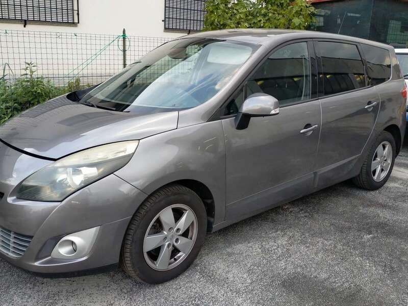 Usato 2009 Renault Grand Scénic III 1.5 Diesel 110 CV (2.900 €)