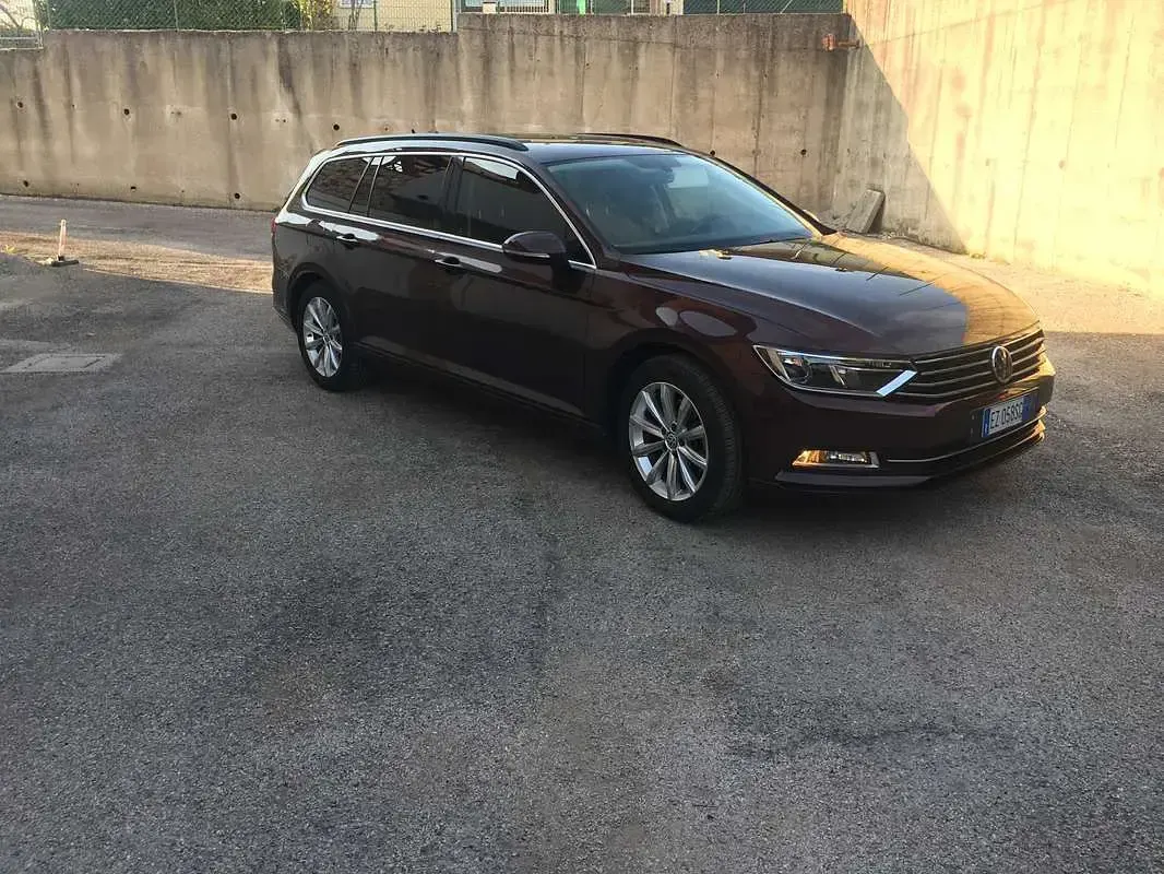 Usata VW Passat Comfortline 150 CV (110 kW) 2015 Lilla Station wagon