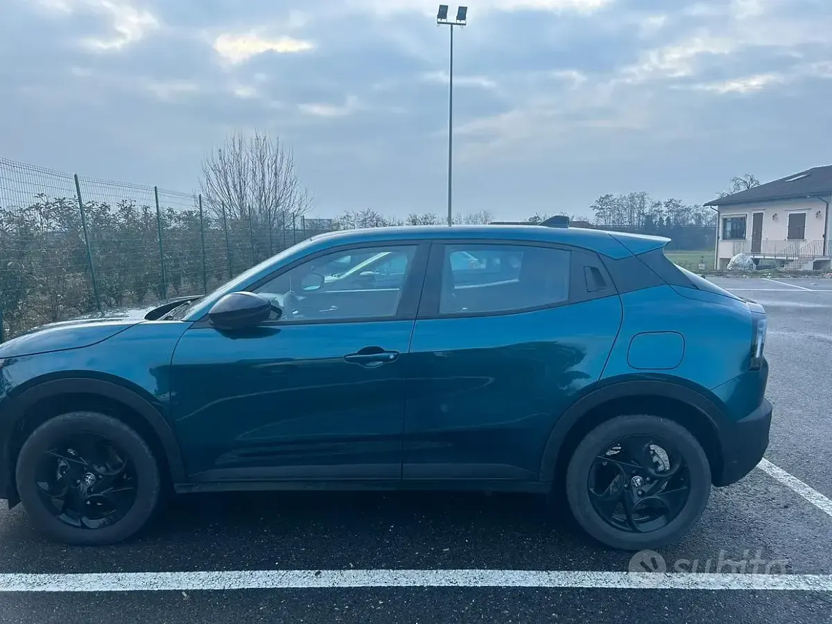 Usata Alfa Romeo Junior 136 CV (100 kW) 2024 SUV