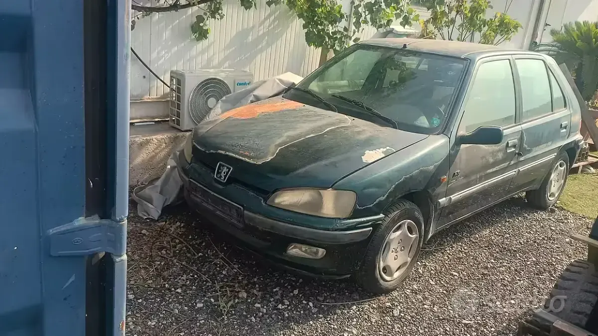 Usata Peugeot 106 57 CV (41 kW) 1997 Nero Utilitaria