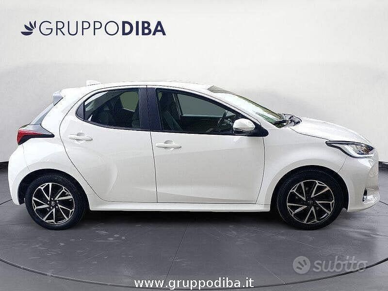 Usata Toyota Yaris Trend 72 CV (52 kW) 2022 Bianco Utilitaria