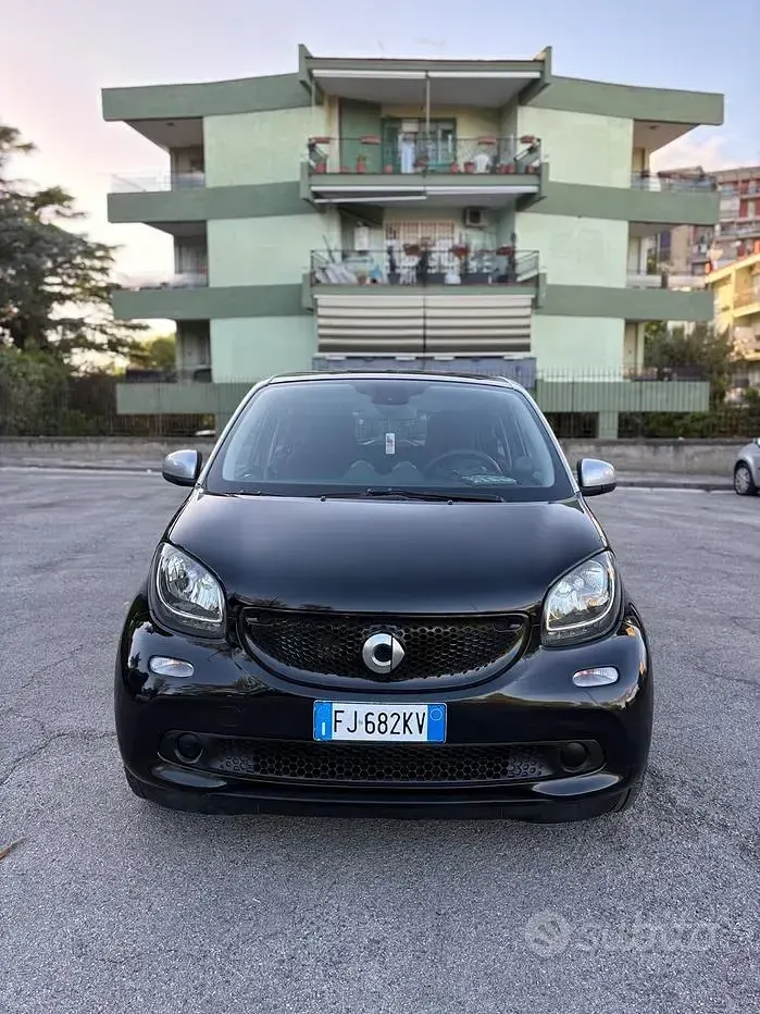 Usata Smart ForFour 71 CV (52 kW) 2017 Nero Utilitaria