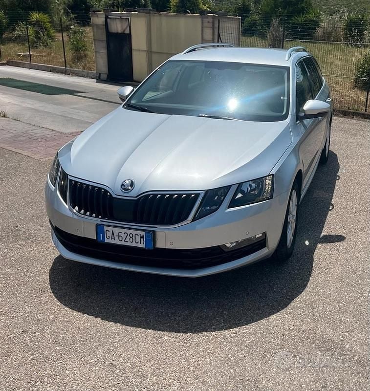 Usata Skoda Octavia 131 CV (96 kW) 2020 Grigio Station wagon