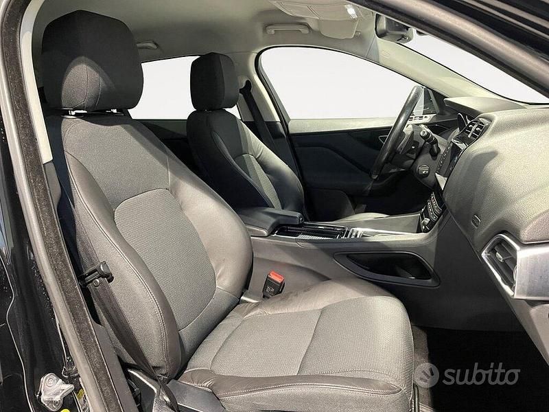 Usata Jaguar F-Pace Pure 180 CV (132 kW) 2017 Nero SUV
