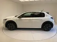 Usata Peugeot e-208 GT 100 kW (136 CV) 2023 Bianco Utilitaria