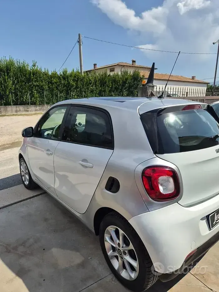 Usata Smart ForFour Prime 71 CV (52 kW) 2015 Bianco Utilitaria