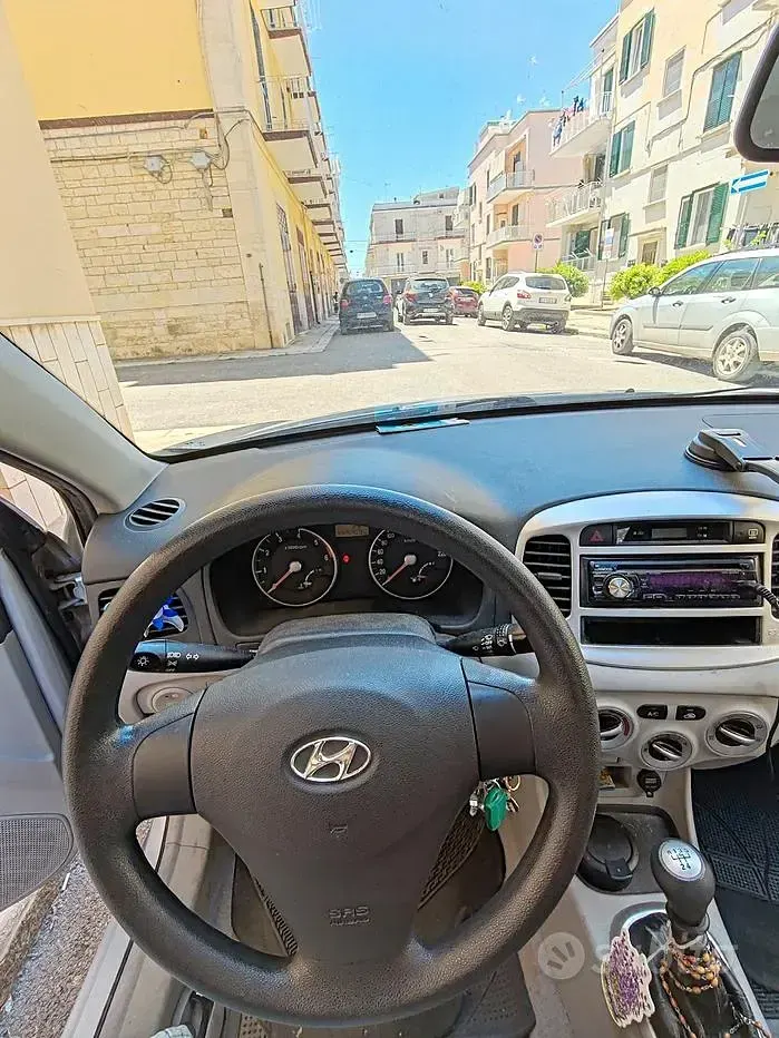 Usata Hyundai Accent 110 CV (80 kW) 2007 Grigio Berlina