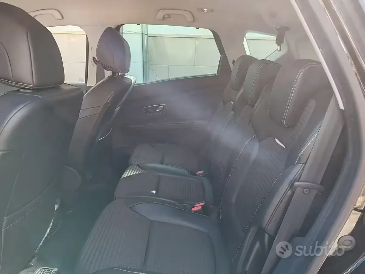 Usata Renault Scénic 120 CV (88 kW) 2019 Nero Monovolume