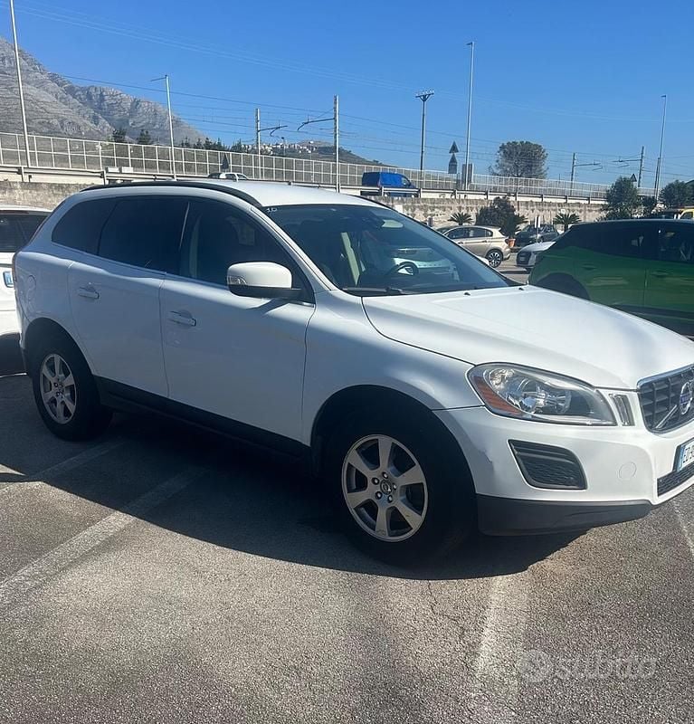 Usata Volvo XC60 Kinetic 175 CV (128 kW) 2010 Bianco SUV