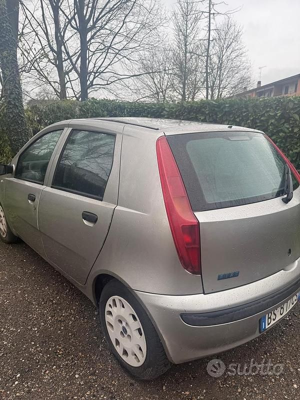 Usata Fiat Punto 80 CV (58 kW) 2001 Utilitaria