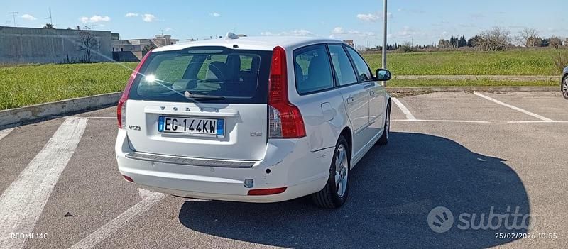 Usata Volvo V50 R-Design 114 CV (83 kW) 2011 Bianco Station wagon