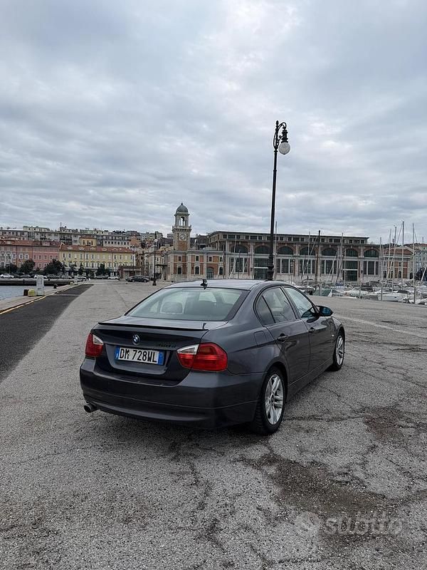 Usata BMW 320 177 CV (130 kW) 2007 Nero Berlina