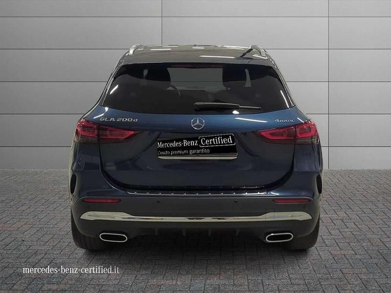 Usata Mercedes GLA200 Premium 150 CV (110 kW) 2023 Blu scuro metallizzato SUV