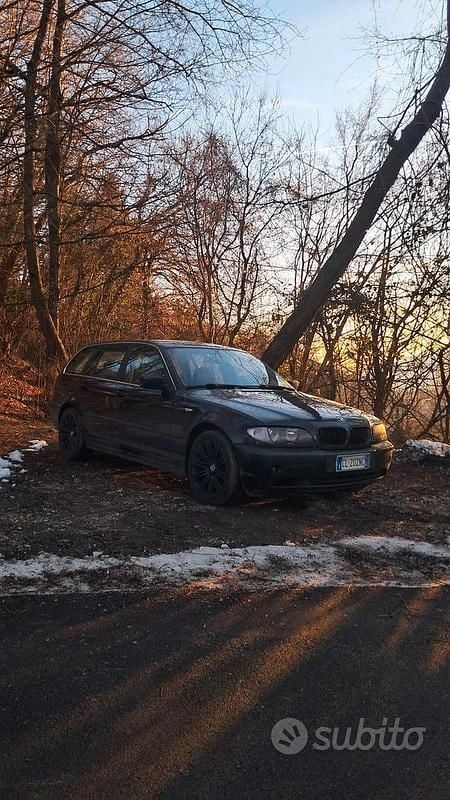 Usata BMW 330 204 CV (150 kW) 2004 Blu Station wagon