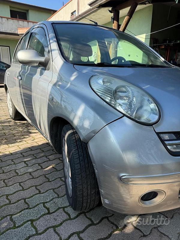 Usata Nissan Micra 65 CV (47 kW) 2002 Grigio Utilitaria