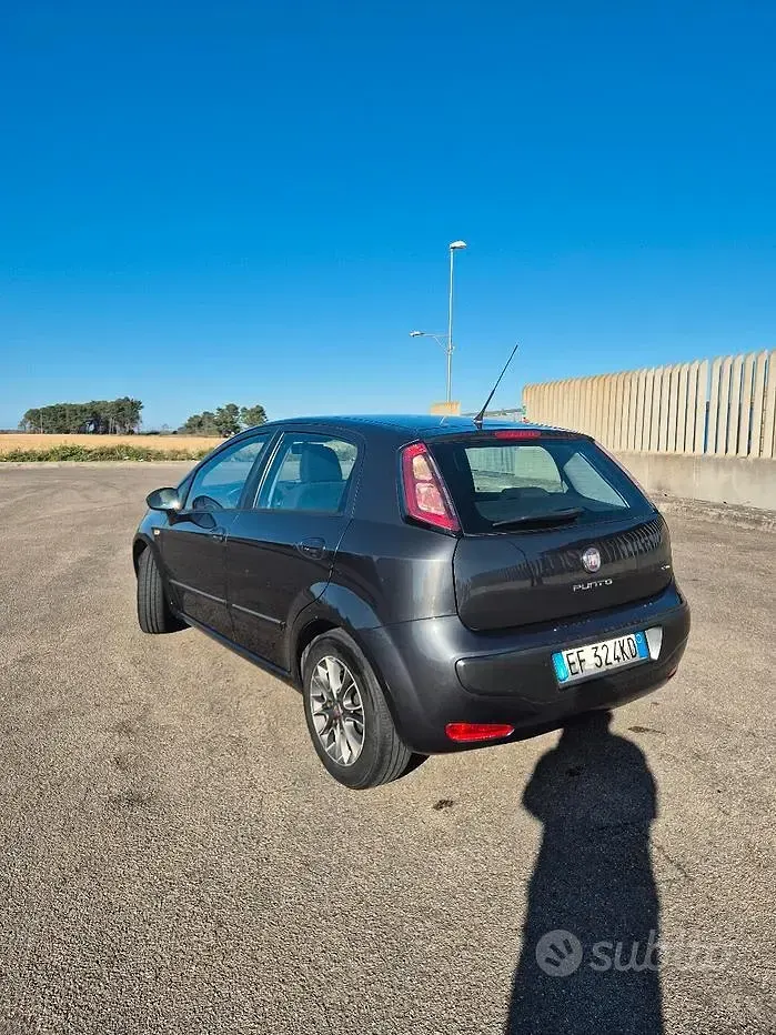 Begagnad Fiat Punto Evo Sport 95 HK (69 kW) 2011 Svart Halvkombi