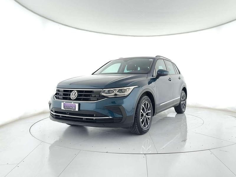 Usata VW Tiguan Life 150 CV (110 kW) 2021 Blu metallizzato SUV