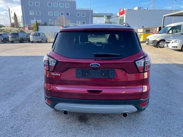 Usata Ford Kuga Titanium 150 CV (110 kW) 2018 Rosso SUV