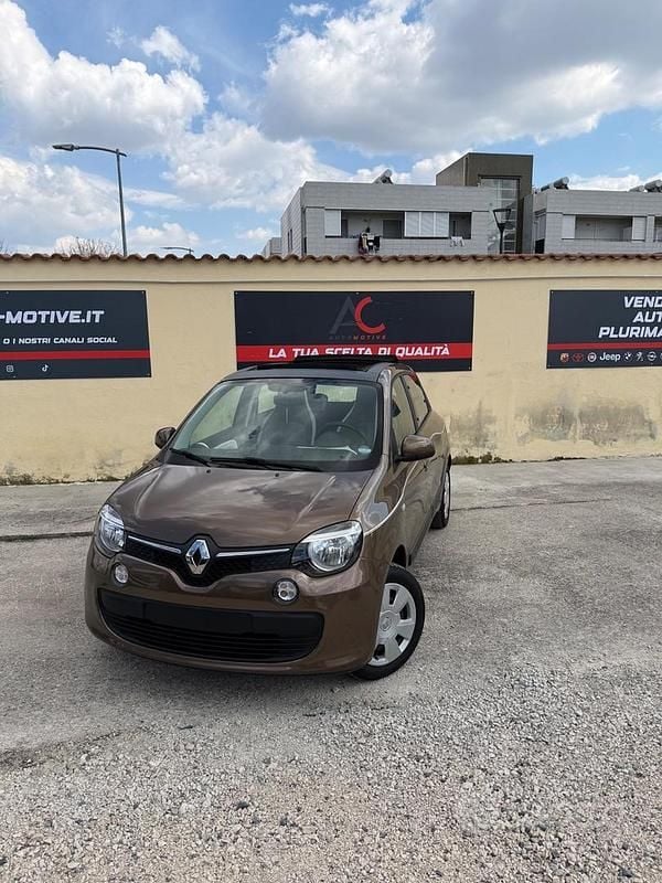Usata Renault Twingo SE 71 CV (52 kW) 2015 Marrone Utilitaria