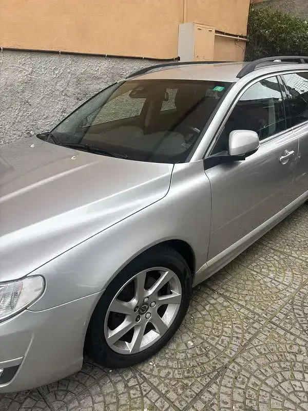 Usata Volvo V70 Momentum 120 CV (88 kW) 2016 Station wagon