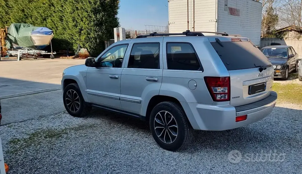 Usata Jeep Grand Cherokee 218 CV (160 kW) 2006 Grigio SUV