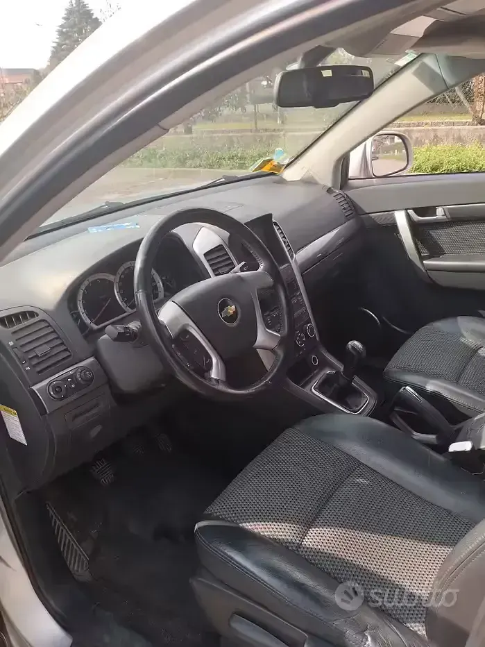 Usata Chevrolet Captiva 127 CV (93 kW) 2009 Grigio SUV