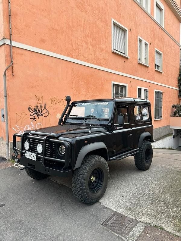 Usata Land Rover Defender 113 CV (83 kW) 1995 Nero SUV