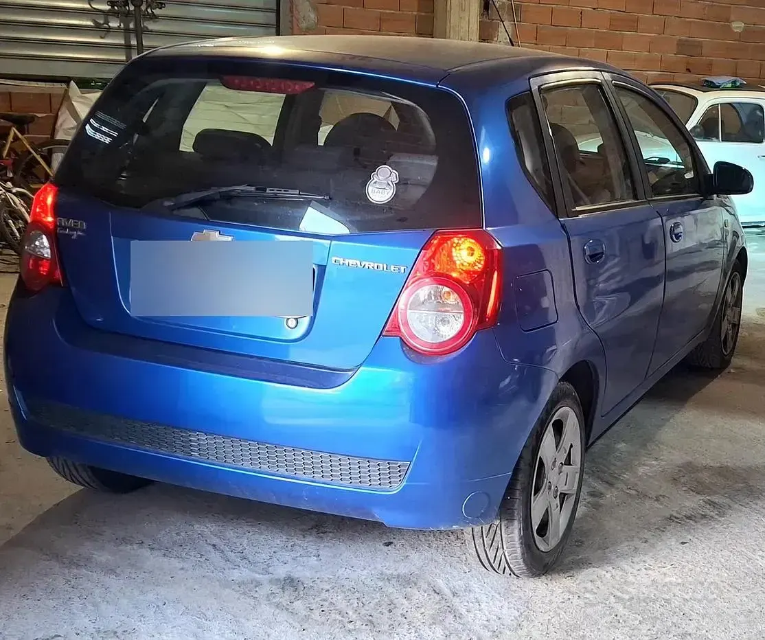 Usata Chevrolet Aveo 84 CV (61 kW) 2009 Bluazzurro Berlina