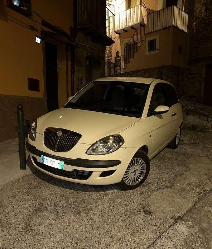 Usata Lancia Ypsilon 69 CV (50 kW) 2005 Utilitaria