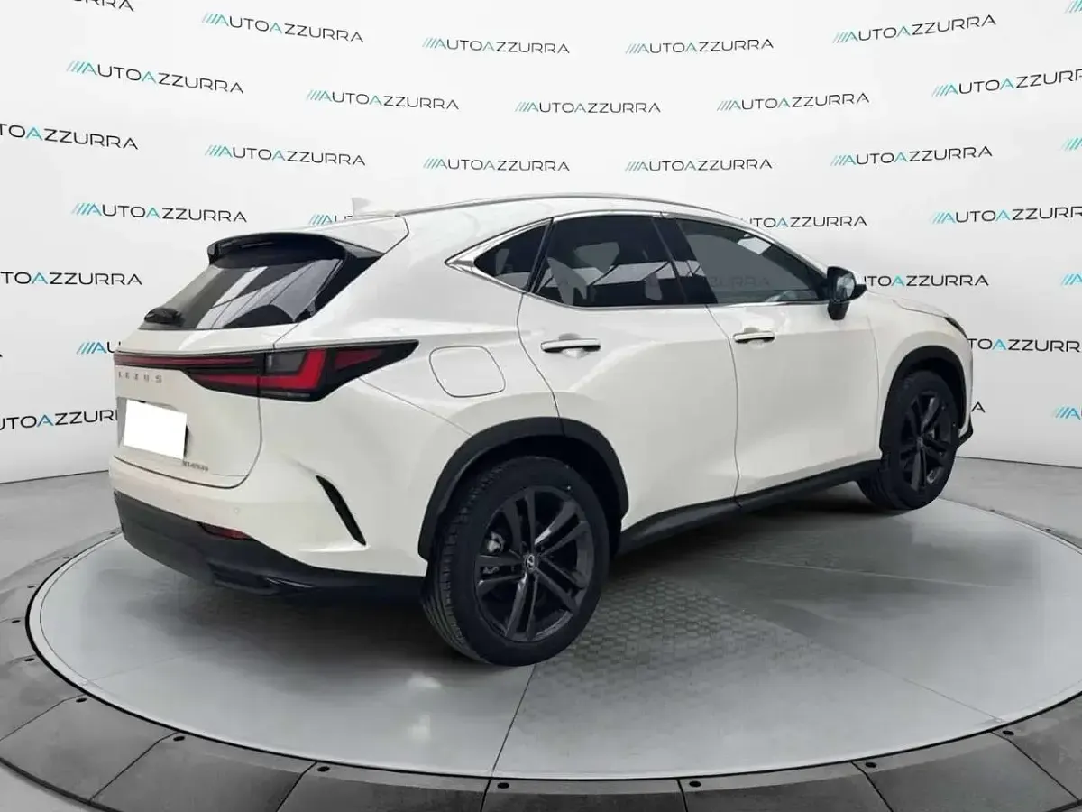 Usata Lexus NX450h+ 309 CV (227 kW) 2026 Bianco SUV