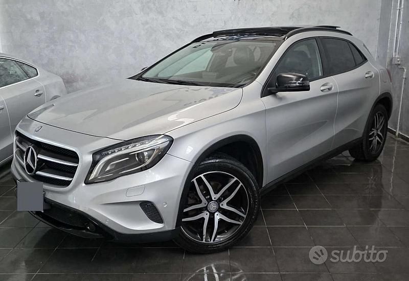 Usata Mercedes GLA200 136 CV (100 kW) 2016 Grigio SUV