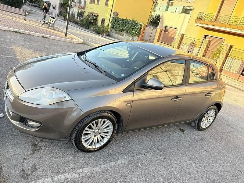 Usata Fiat Bravo Dynamic 120 CV (88 kW) 2007 Marrone Utilitaria