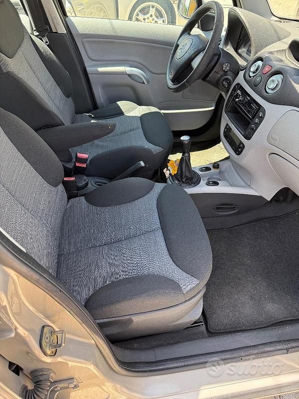 Usata Citroën C3 XTR 90 CV (66 kW) 2005 Grigio Utilitaria