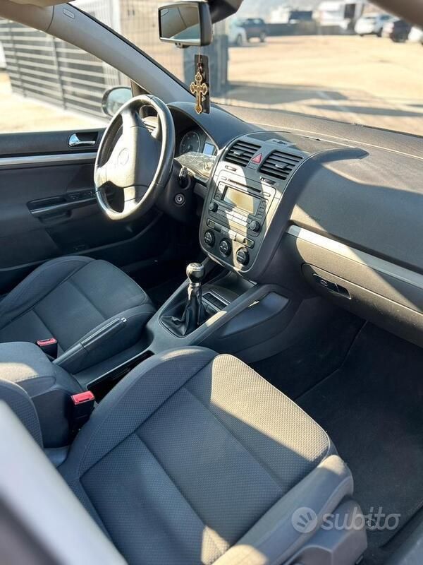 Usata VW Golf V 140 CV (102 kW) 2005 Nero Utilitaria