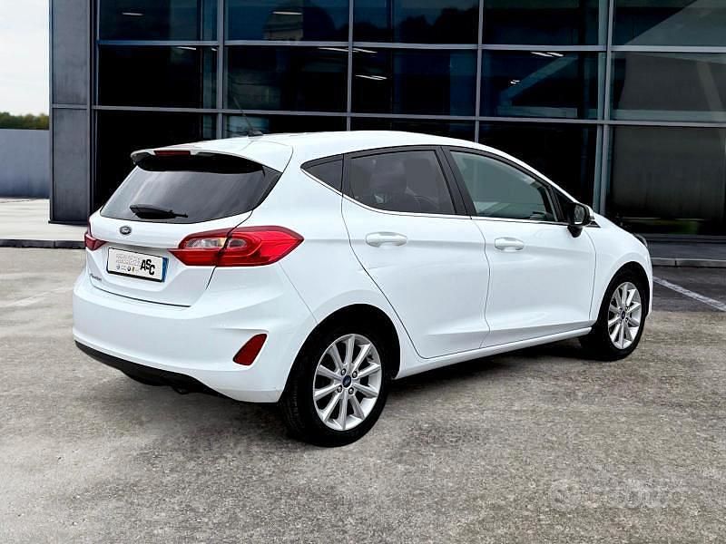 Usata Ford Fiesta Titanium 86 CV (63 kW) 2018 Viola Berlina