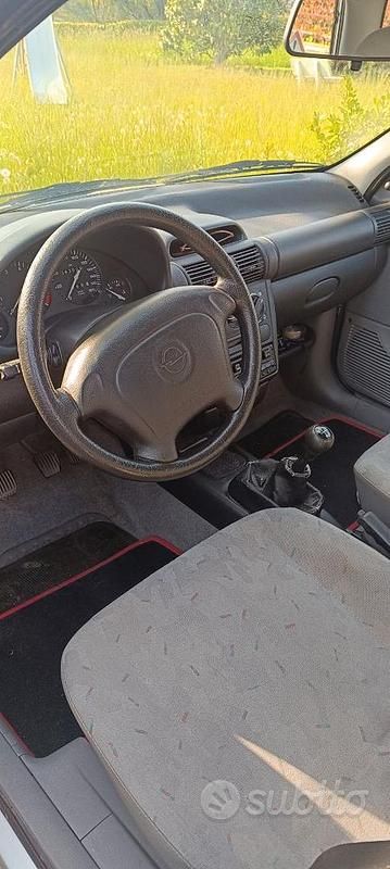 Occasion Opel Corsa 1998 Gris Citadine