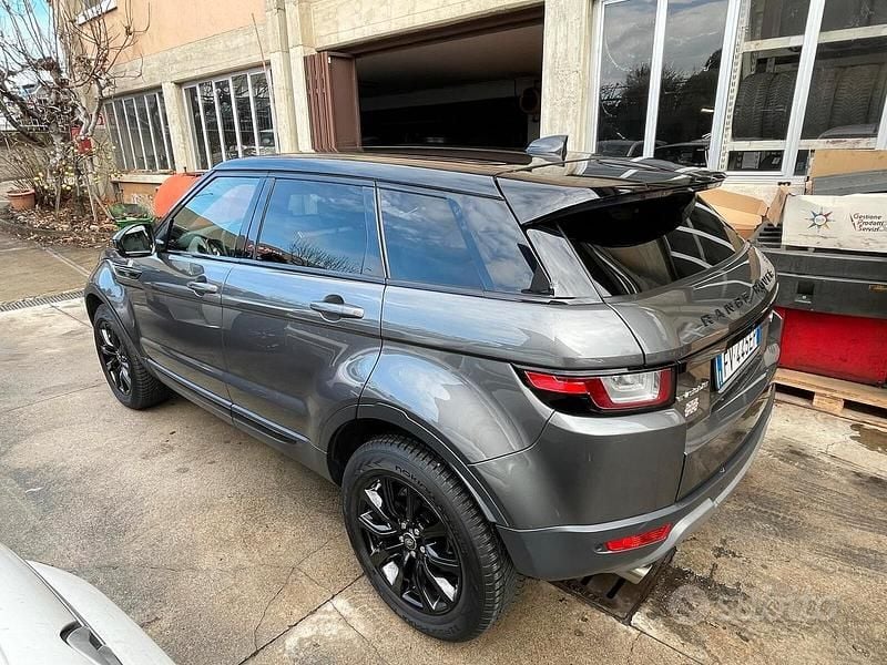 Usata Land Rover Range Rover evoque SE Dynamic 150 CV (110 kW) 2019 Grigio scuro SUV