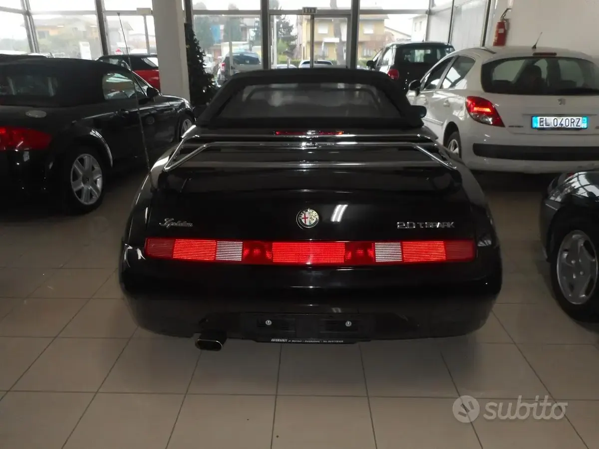 Usata Alfa Romeo Spider 155 CV (114 kW) 1999 Nero Cabrio