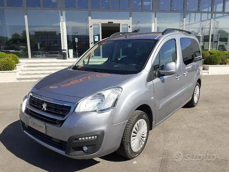 Usata Peugeot Partner Tepee 120 CV (88 kW) 2016 Grigio Monovolume