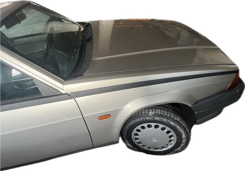 Usata Alfa Romeo 75 103 CV (75 kW) 1994 Grigio Berlina