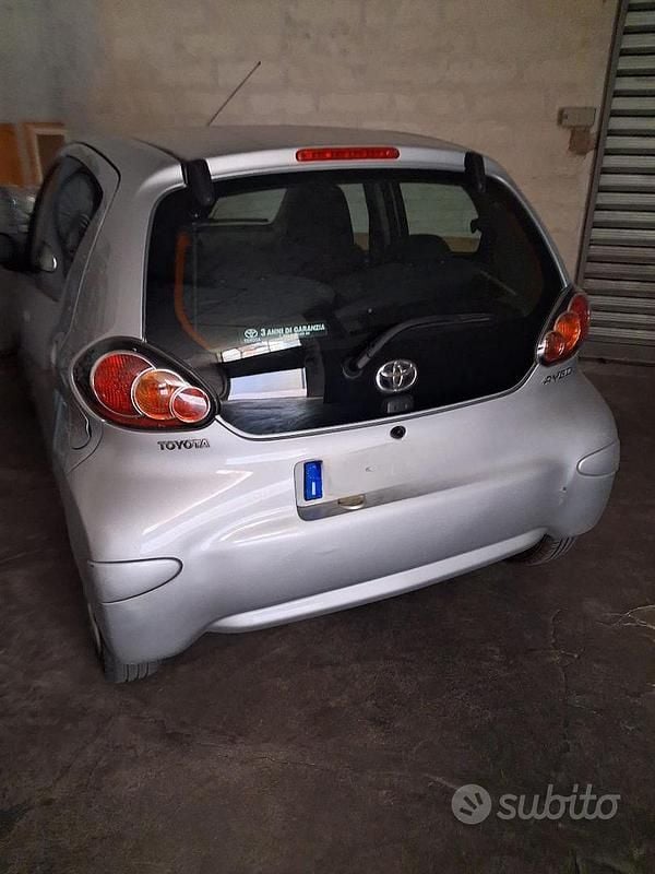 Usata Toyota Aygo 68 CV (50 kW) 2010 Grigio Utilitaria