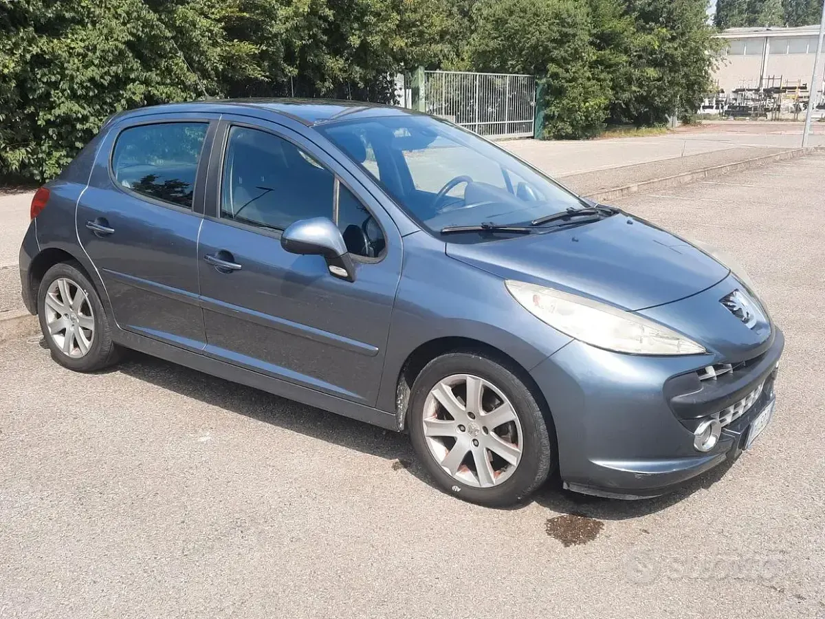 Usata Peugeot 207 90 CV (66 kW) 2006 Grigio Berlina