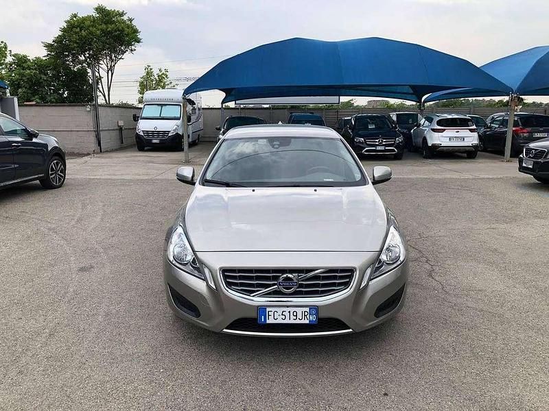 Usata Volvo V60 Momentum 136 CV (100 kW) 2013 Station wagon