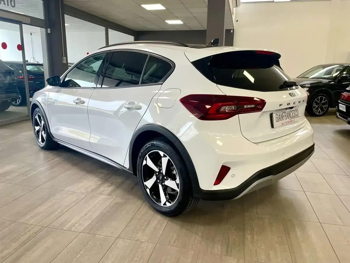 Usata Ford Focus Active 125 CV (91 kW) 2023 Bianco Berlina