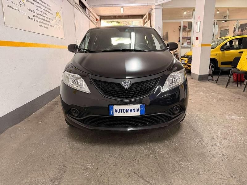 Usata Lancia Ypsilon 69 CV (50 kW) 2019 Nero Utilitaria