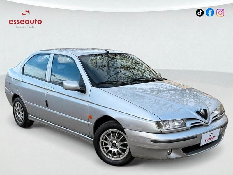 Usata Alfa Romeo 146 103 CV (75 kW) 1999 Argento Utilitaria