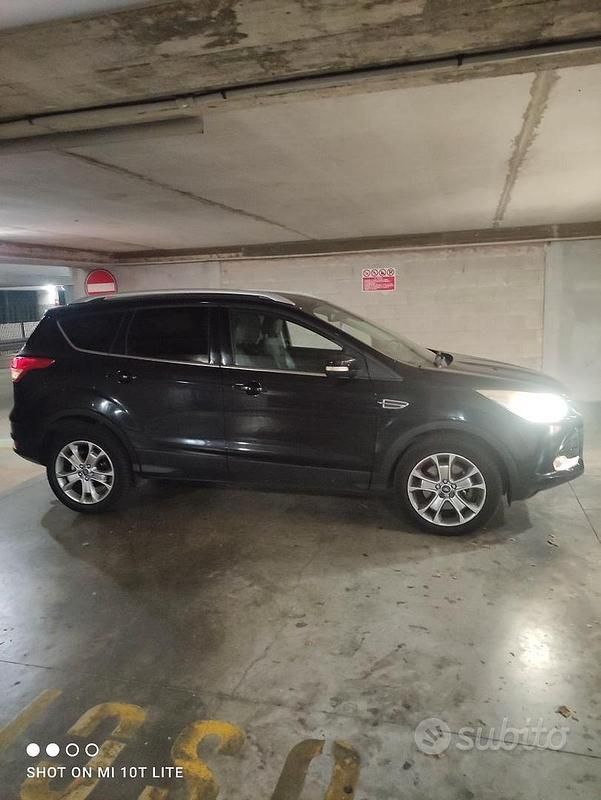 Usata Ford Kuga 163 CV (119 kW) 2013 Nero SUV