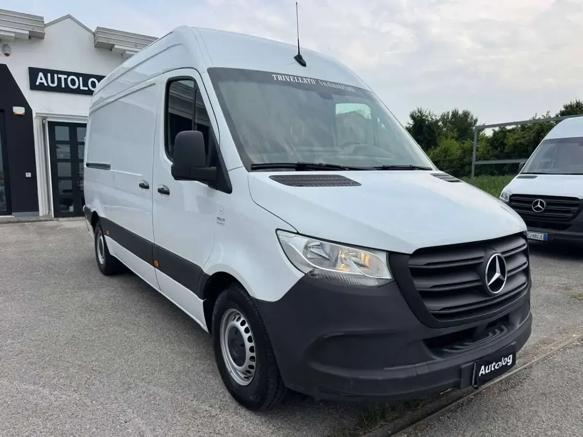 Usata Mercedes Sprinter 114 CV (83 kW) 2022 Pastello Furgone