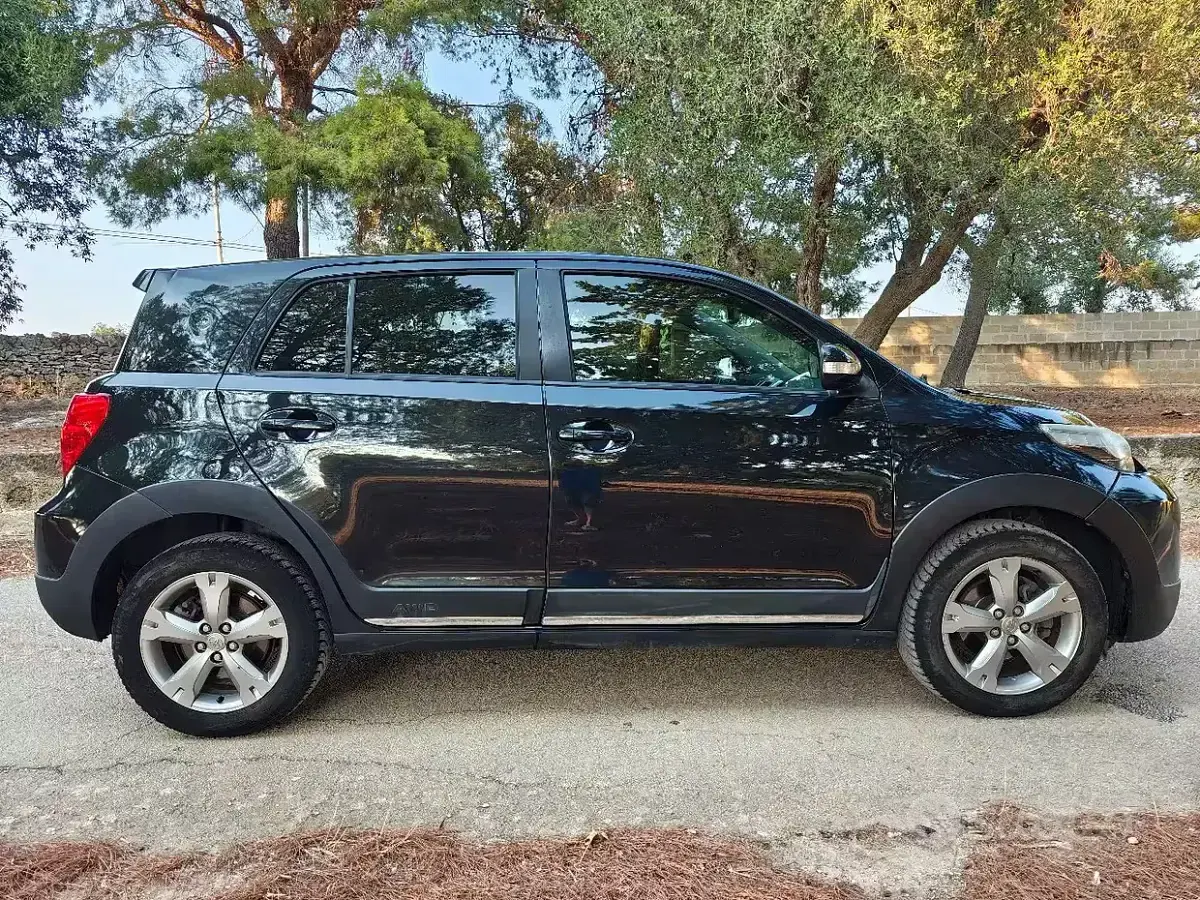 Usata Toyota Urban Cruiser 90 CV (66 kW) 2009 Nero Utilitaria